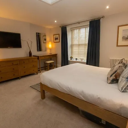 Ferienhaus Oulton House - Beautiful Restored 2 Bedroom In Spofforth, Harrogate