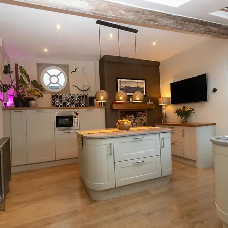 Oulton House - Beautiful Restored 2 Bedroom In Spofforth, Harrogate בית נופש *