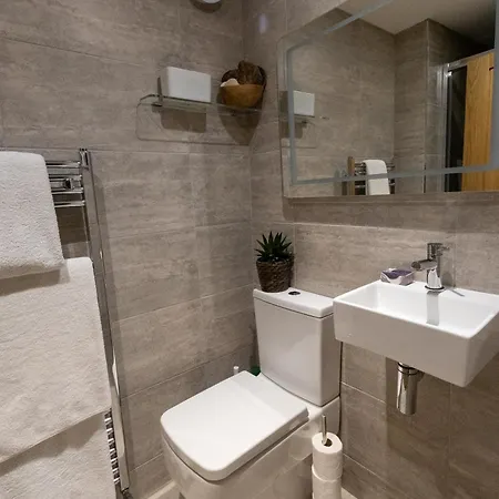 بيت للعطل Oulton House - Beautiful Restored 2 Bedroom In Spofforth, Harrogate *