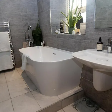 Ferienhaus Oulton House - Beautiful Restored 2 Bedroom In Spofforth, Harrogate