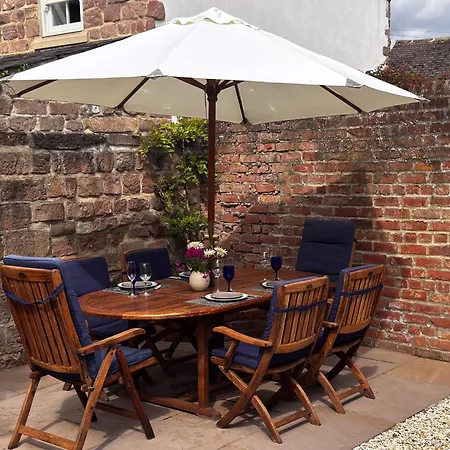 בית נופש Oulton House - Beautiful Restored 2 Bedroom In Spofforth, Harrogate *