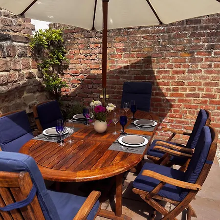 Oulton House - Beautiful Restored 2 Bedroom In Spofforth, Harrogate בית נופש *